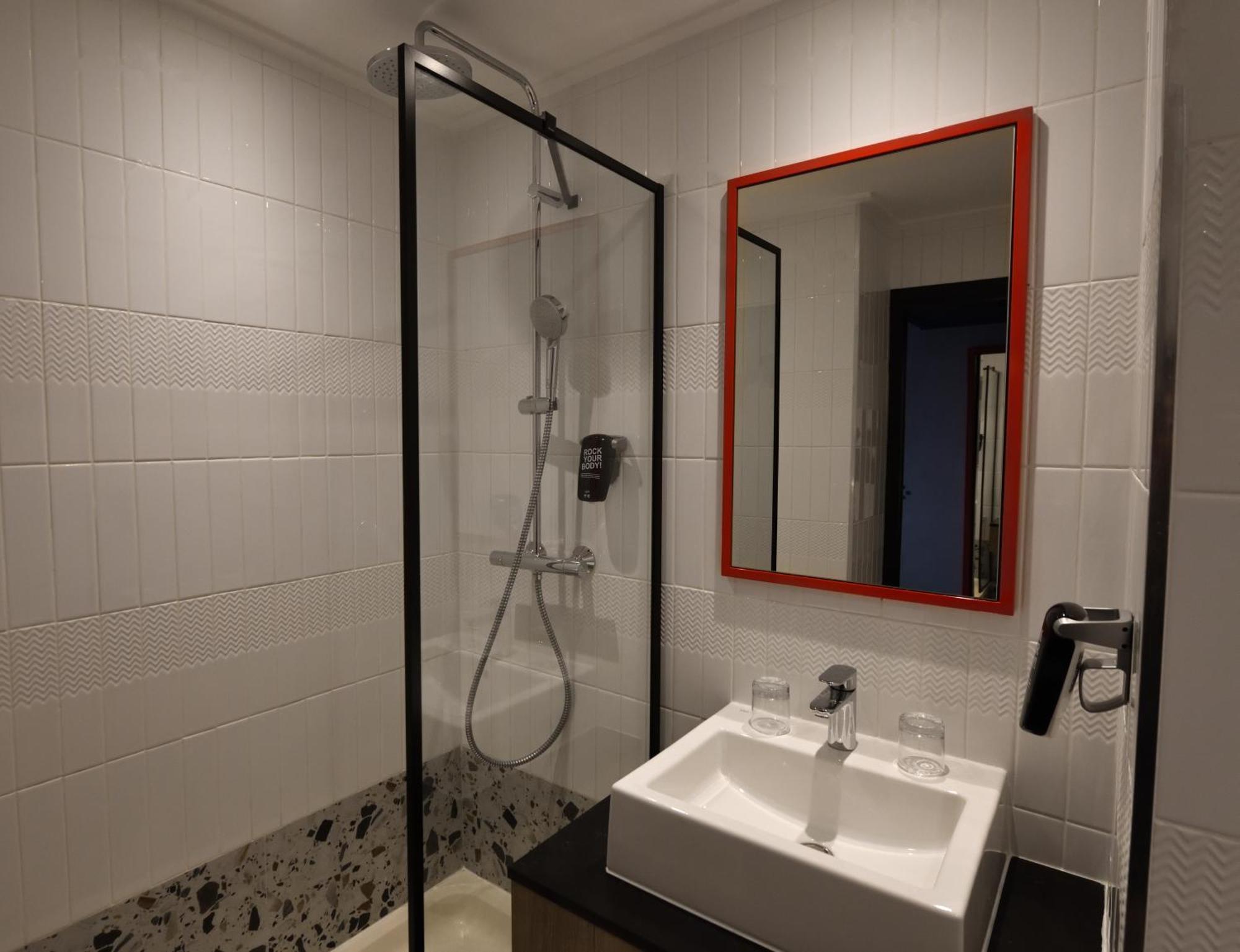 Ibis Styles Abidjan Plateau Hotel Exterior foto