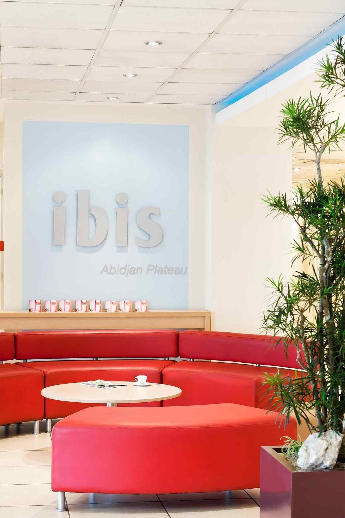 Ibis Styles Abidjan Plateau Hotel Exterior foto