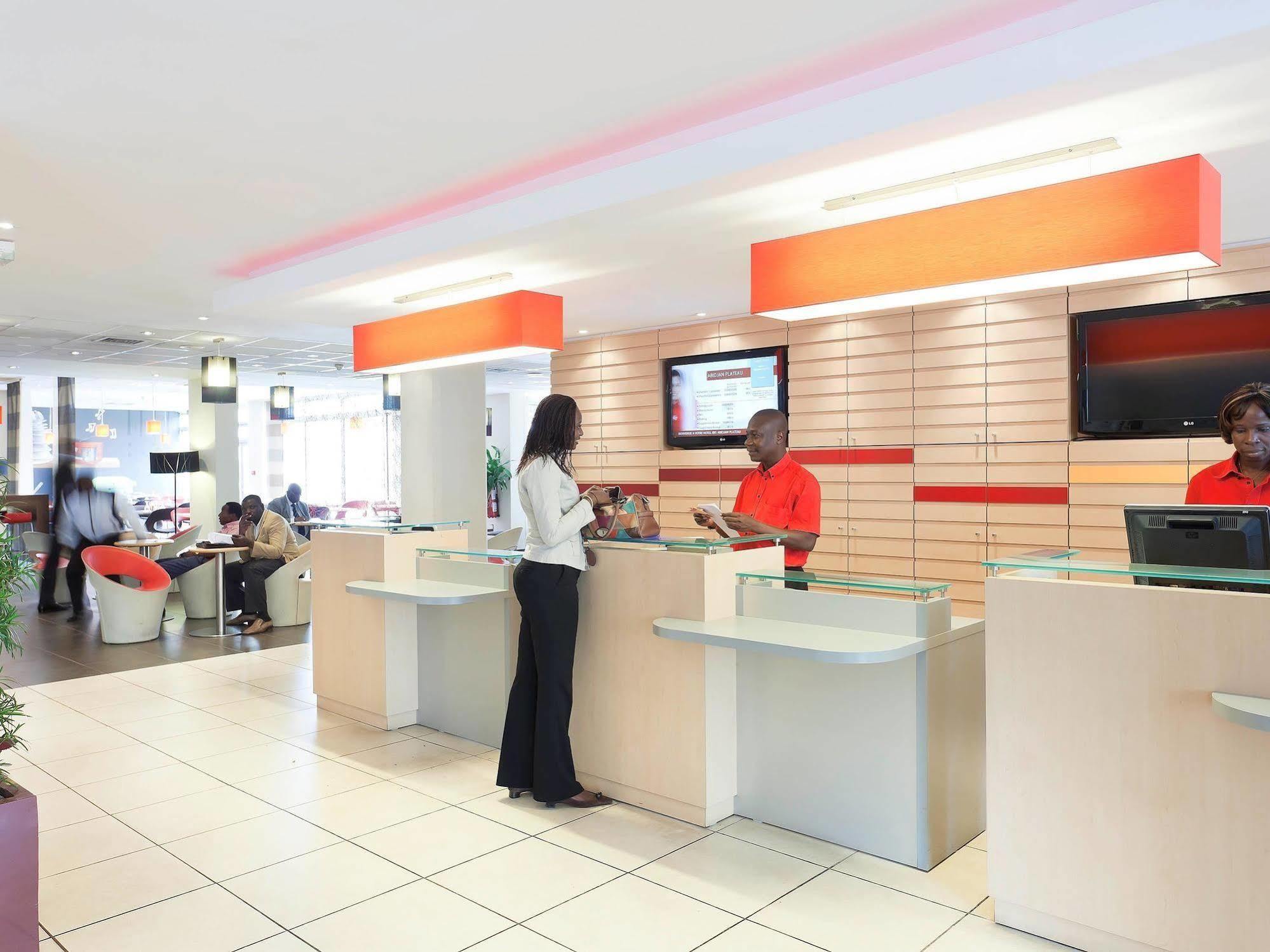 Ibis Styles Abidjan Plateau Hotel Exterior foto