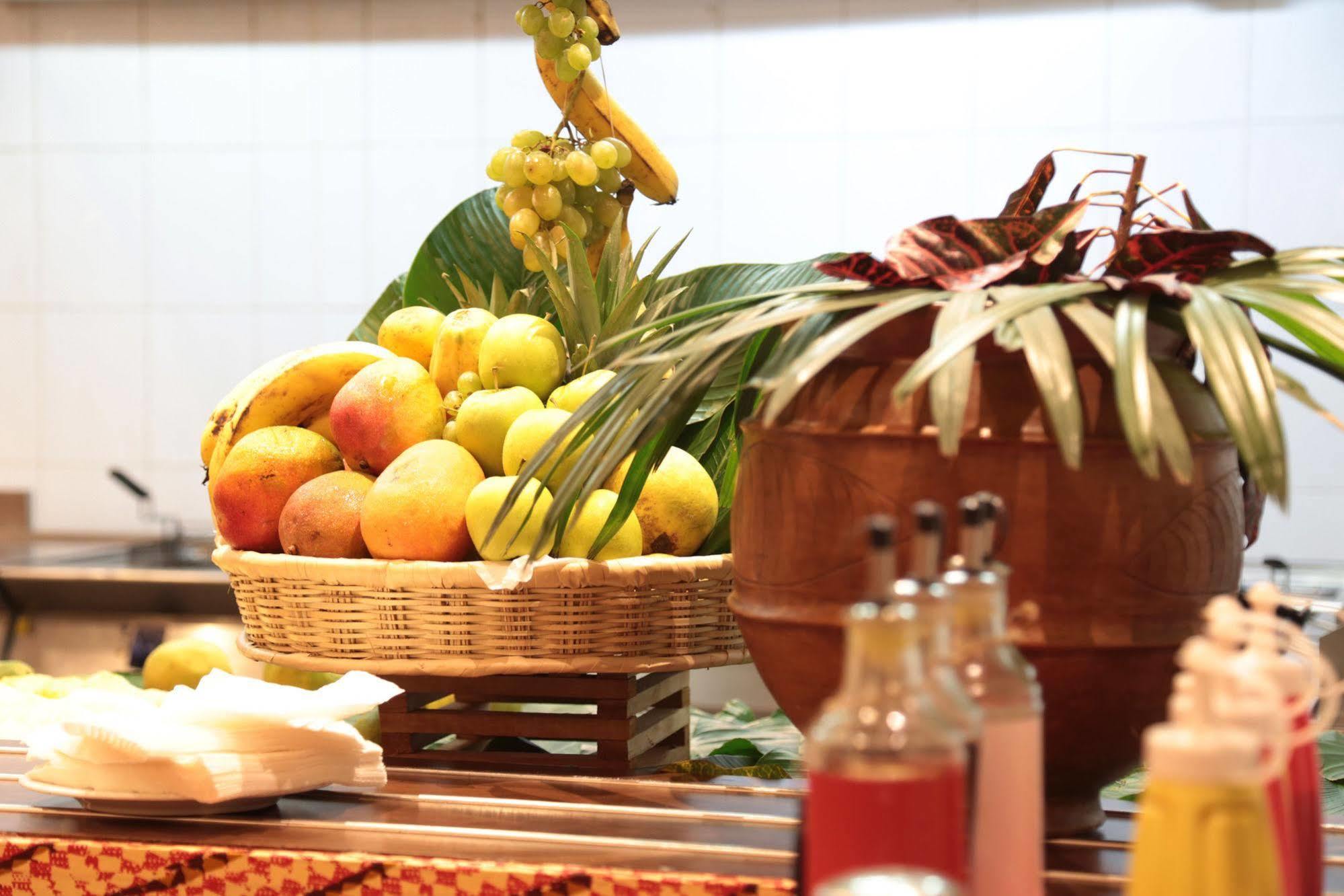 Ibis Styles Abidjan Plateau Hotel Exterior foto