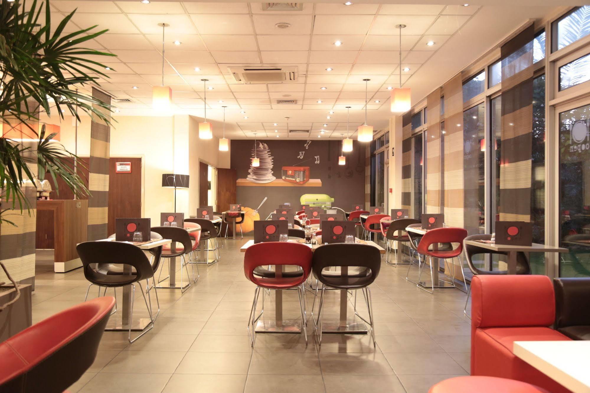 Ibis Styles Abidjan Plateau Hotel Exterior foto